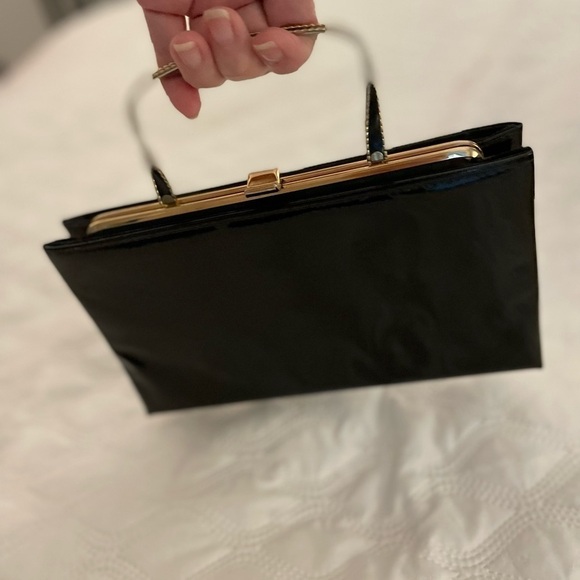 Ande' Evening Clutch w/Gold Twisted Handle 1960’s Vintage Black Patent.GORGEOUS! - Picture 9 of 13
